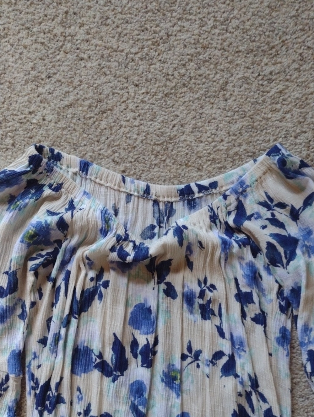 Blue Floral Off-Shoulder Women's Top - Picture 4 of 4